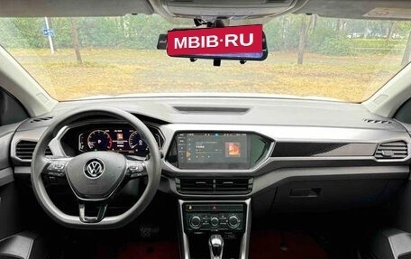 Volkswagen T-Cross I, 2022 год, 1 350 000 рублей, 10 фотография