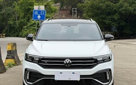 Volkswagen T-Roc I, 2023 год, 1 600 000 рублей, 2 фотография