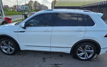 Volkswagen Tiguan II, 2021 год, 4 000 000 рублей, 3 фотография