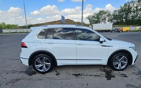 Volkswagen Tiguan II, 2021 год, 4 000 000 рублей, 5 фотография