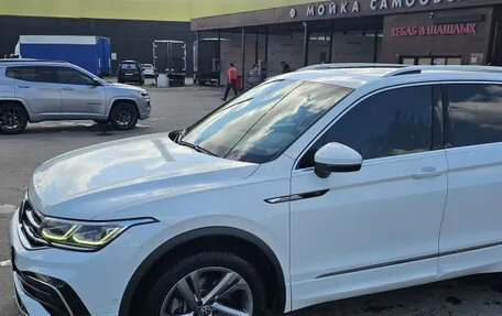 Volkswagen Tiguan II, 2021 год, 4 000 000 рублей, 6 фотография
