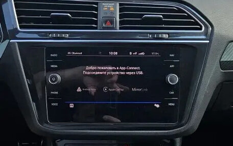 Volkswagen Tiguan II, 2021 год, 4 000 000 рублей, 10 фотография