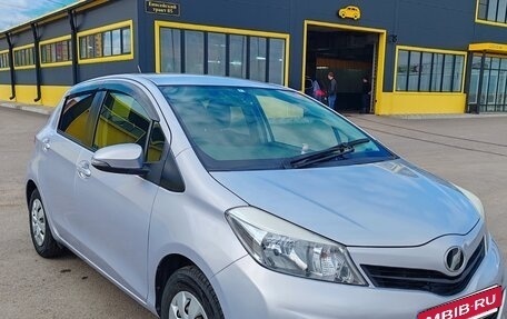 Toyota Vitz, 2014 год, 630 000 рублей, 2 фотография
