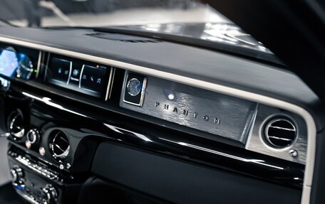 Rolls-Royce Phantom VIII, 2020 год, 38 000 000 рублей, 14 фотография