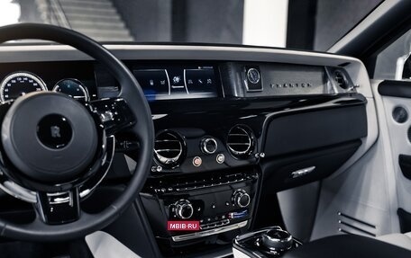 Rolls-Royce Phantom VIII, 2020 год, 38 000 000 рублей, 12 фотография