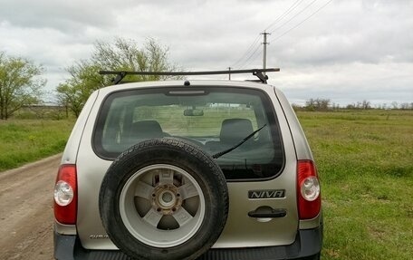 Chevrolet Niva I рестайлинг, 2011 год, 400 000 рублей, 3 фотография