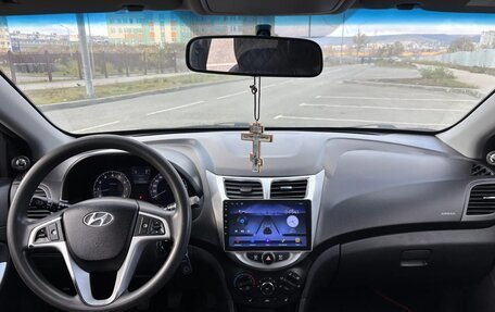 Hyundai Solaris II рестайлинг, 2012 год, 640 000 рублей, 8 фотография