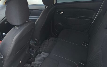 Renault Logan II, 2017 год, 550 000 рублей, 10 фотография