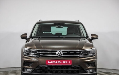 Volkswagen Tiguan II, 2017 год, 2 599 000 рублей, 2 фотография