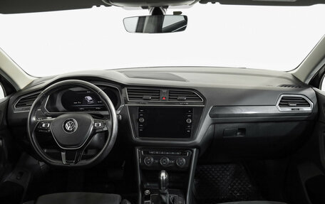 Volkswagen Tiguan II, 2017 год, 2 599 000 рублей, 10 фотография