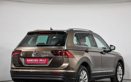Volkswagen Tiguan II, 2017 год, 2 599 000 рублей, 5 фотография