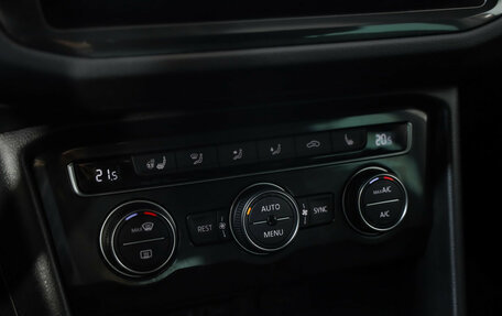 Volkswagen Tiguan II, 2017 год, 2 599 000 рублей, 17 фотография