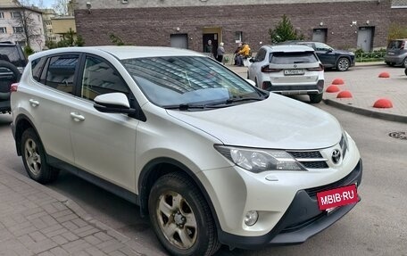 Toyota RAV4, 2013 год, 1 900 000 рублей, 9 фотография