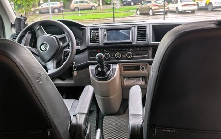 Volkswagen Caravelle T6 рестайлинг, 2016 год, 3 200 000 рублей, 8 фотография
