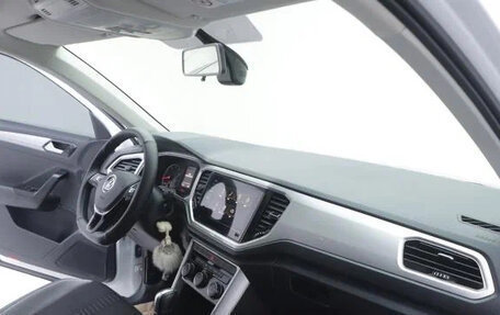 Volkswagen T-Roc I, 2021 год, 1 400 000 рублей, 13 фотография
