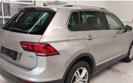Volkswagen Tiguan II, 2020 год, 2 950 000 рублей, 8 фотография
