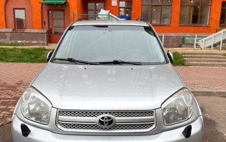 Toyota RAV4, 2004 год, 800 000 рублей, 1 фотография