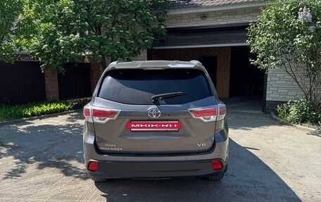 Toyota Highlander III, 2014 год, 2 500 000 рублей, 3 фотография