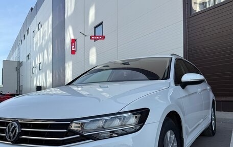 Volkswagen Passat B8 рестайлинг, 2019 год, 1 890 000 рублей, 10 фотография