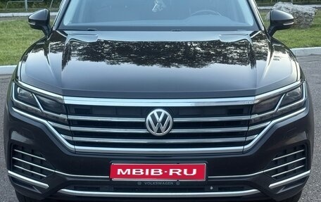 Volkswagen Touareg III, 2018 год, 3 800 000 рублей, 1 фотография