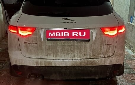 Jaguar F-Pace, 2016 год, 3 300 000 рублей, 5 фотография