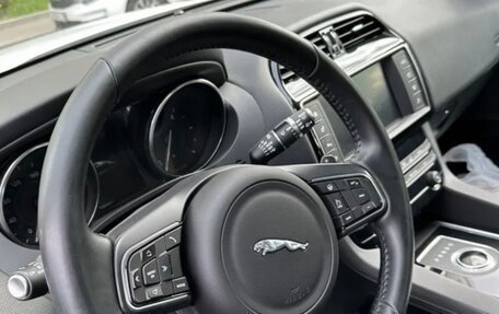 Jaguar F-Pace, 2016 год, 3 300 000 рублей, 8 фотография