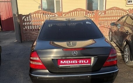 Mercedes-Benz E-Класс, 2004 год, 850 000 рублей, 2 фотография