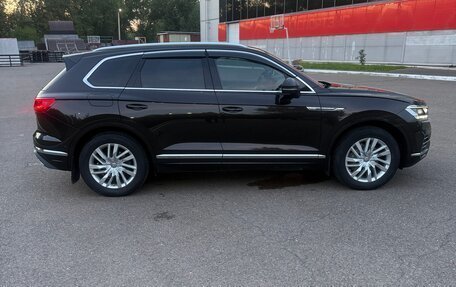 Volkswagen Touareg III, 2018 год, 3 800 000 рублей, 4 фотография