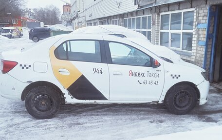 Renault Logan II, 2017 год, 350 000 рублей, 3 фотография