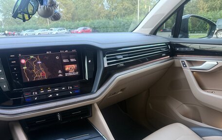 Volkswagen Touareg III, 2018 год, 3 800 000 рублей, 13 фотография