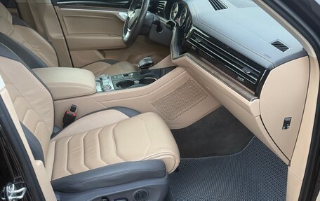 Volkswagen Touareg III, 2018 год, 3 800 000 рублей, 28 фотография