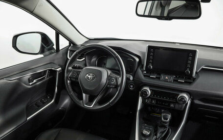 Toyota RAV4, 2022 год, 3 999 000 рублей, 9 фотография