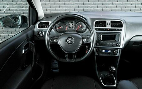 Volkswagen Polo VI (EU Market), 2016 год, 1 030 000 рублей, 13 фотография