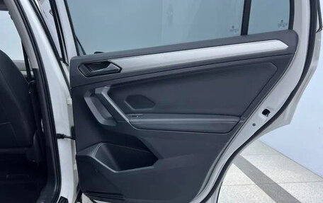 Volkswagen Tiguan II, 2021 год, 1 874 000 рублей, 8 фотография