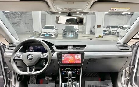 Skoda Superb III рестайлинг, 2021 год, 2 240 000 рублей, 10 фотография
