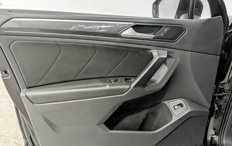 Volkswagen Tiguan II, 2019 год, 2 790 000 рублей, 19 фотография