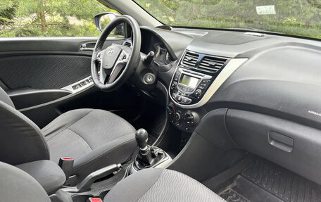Hyundai Solaris II рестайлинг, 2012 год, 699 000 рублей, 17 фотография