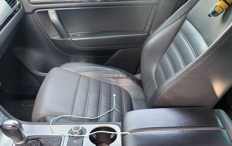 Volkswagen Touareg III, 2011 год, 2 600 000 рублей, 5 фотография