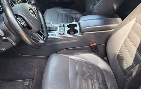 Volkswagen Touareg III, 2011 год, 2 600 000 рублей, 4 фотография