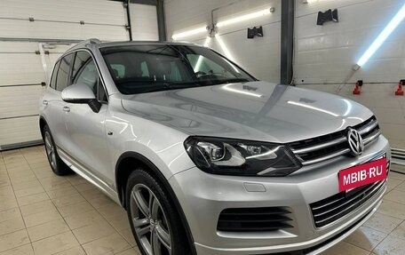 Volkswagen Touareg III, 2011 год, 2 600 000 рублей, 2 фотография