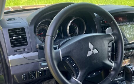 Mitsubishi Pajero IV, 2010 год, 2 200 000 рублей, 11 фотография