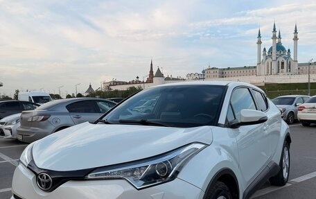 Toyota C-HR I рестайлинг, 2019 год, 2 400 000 рублей, 1 фотография