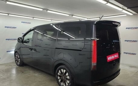 Hyundai Staria, 2021 год, 5 300 000 рублей, 4 фотография