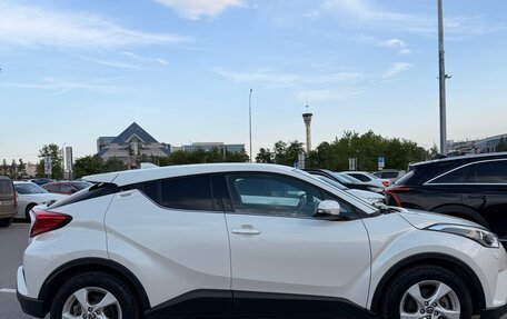 Toyota C-HR I рестайлинг, 2019 год, 2 400 000 рублей, 2 фотография