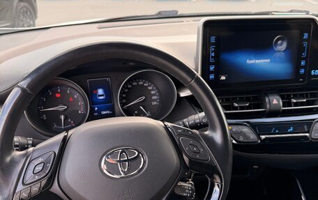 Toyota C-HR I рестайлинг, 2019 год, 2 400 000 рублей, 17 фотография