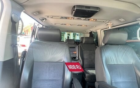 Volkswagen Multivan T5, 2011 год, 2 400 000 рублей, 3 фотография