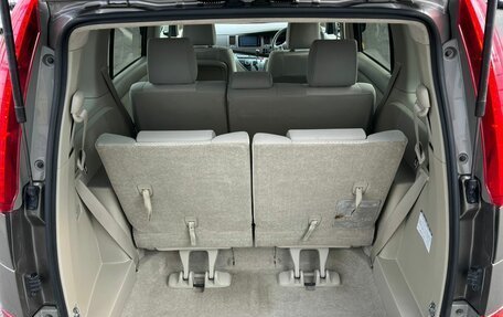 Toyota ISis I, 2010 год, 1 249 999 рублей, 14 фотография