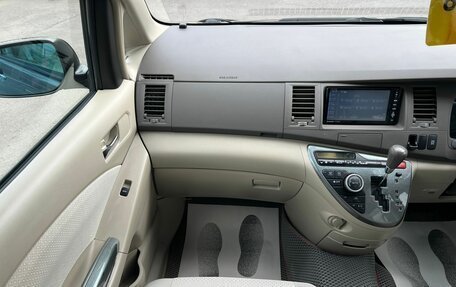 Toyota ISis I, 2010 год, 1 249 999 рублей, 21 фотография