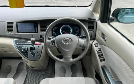 Toyota ISis I, 2010 год, 1 249 999 рублей, 22 фотография