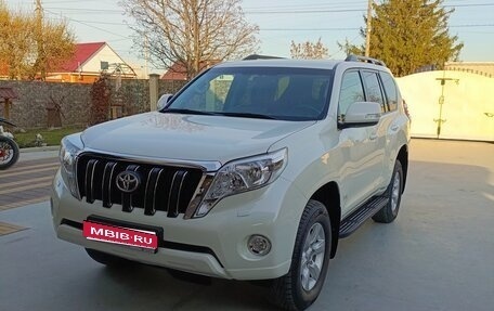 Toyota Land Cruiser Prado 150 рестайлинг 2, 2015 год, 4 350 000 рублей, 1 фотография